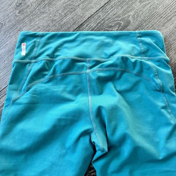 SOLD!!! Zella capris. - Picture 3 of 11